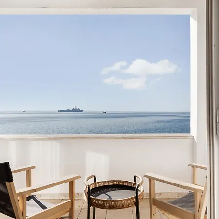 Infinity & Beyond By Halu! - Seafront Apartment