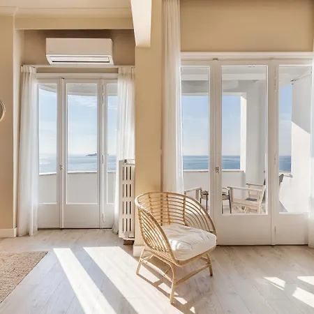 Infinity & Beyond By Halu! - Seafront Apartment Thessaloniki