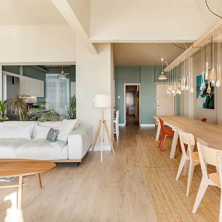 Infinity & Beyond By Halu! - Seafront Apartment