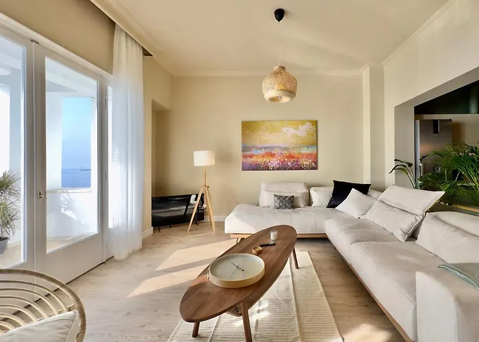 Infinity & Beyond By Halu! - Seafront Apartment Thessaloniki