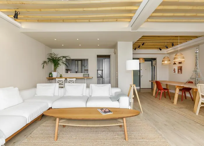 Infinity & Beyond By Halu! - Seafront Apartment