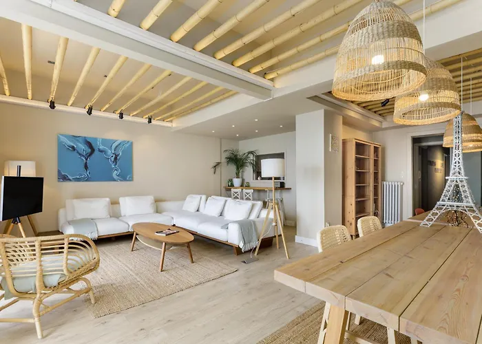 Infinity & Beyond By Halu! - Seafront Apartment *