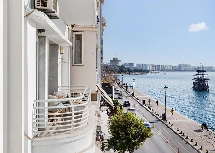 Apartment Infinity & Beyond By Halu! - Seafront Thessaloniki