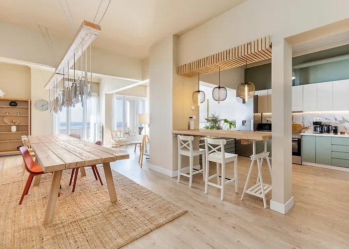 Infinity & Beyond By Halu! - Seafront Apartment *