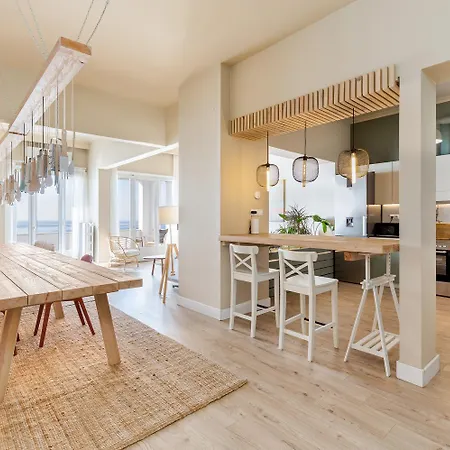 Infinity & Beyond By Halu! - Seafront Apartment *